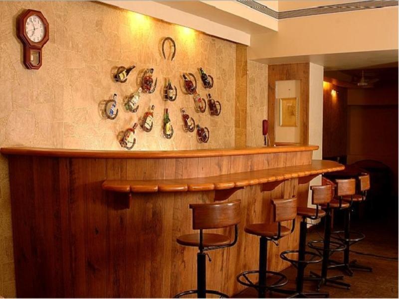 Hotel Woodland Колхапур Екстериор снимка